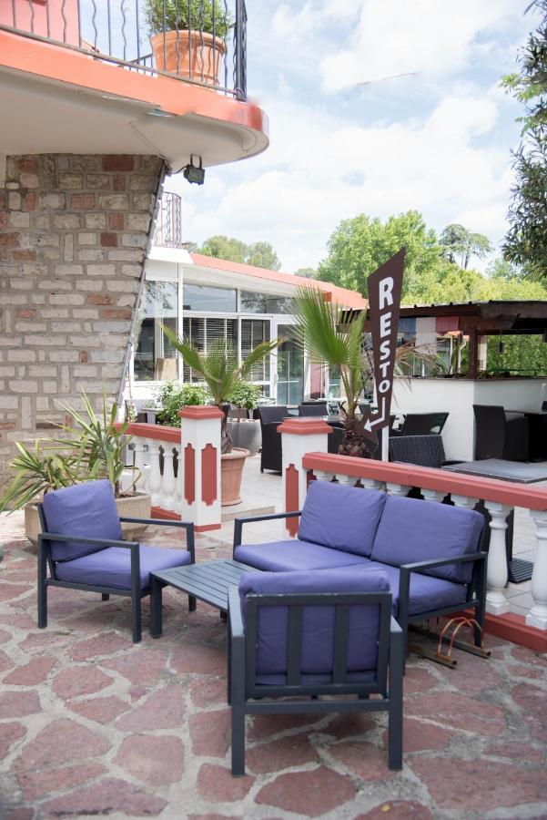 Hotel Restaurant Mon Auberge Lunel  Exterior foto